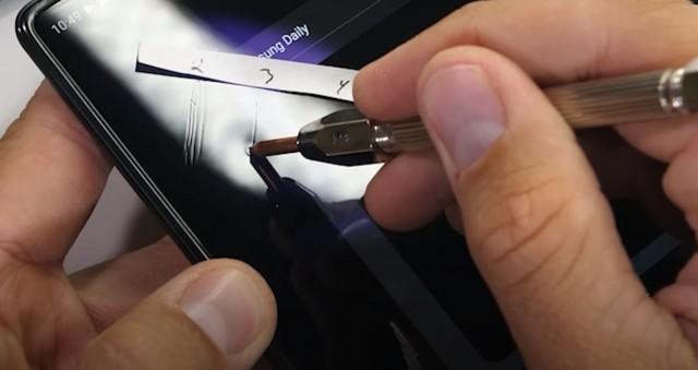Смартфон Galaxy Z Fold 2 пройшов тест на міцність