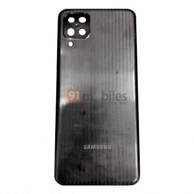 Живі фото нового смартфорна - монстра автономності від Samsung