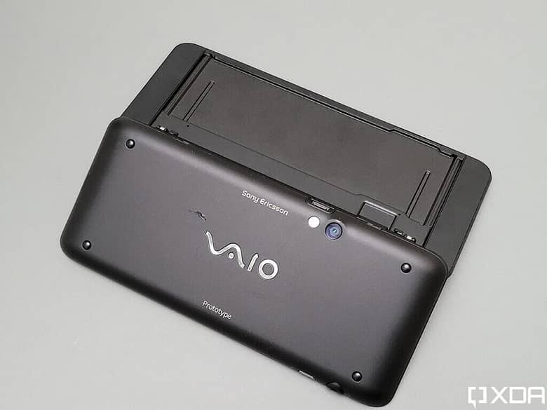 Фото прототипа слайдера Sony Ericsson VAIO