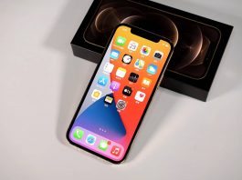 Смартфон Apple iPhone 13 позбудеться ще одного комплектуючого