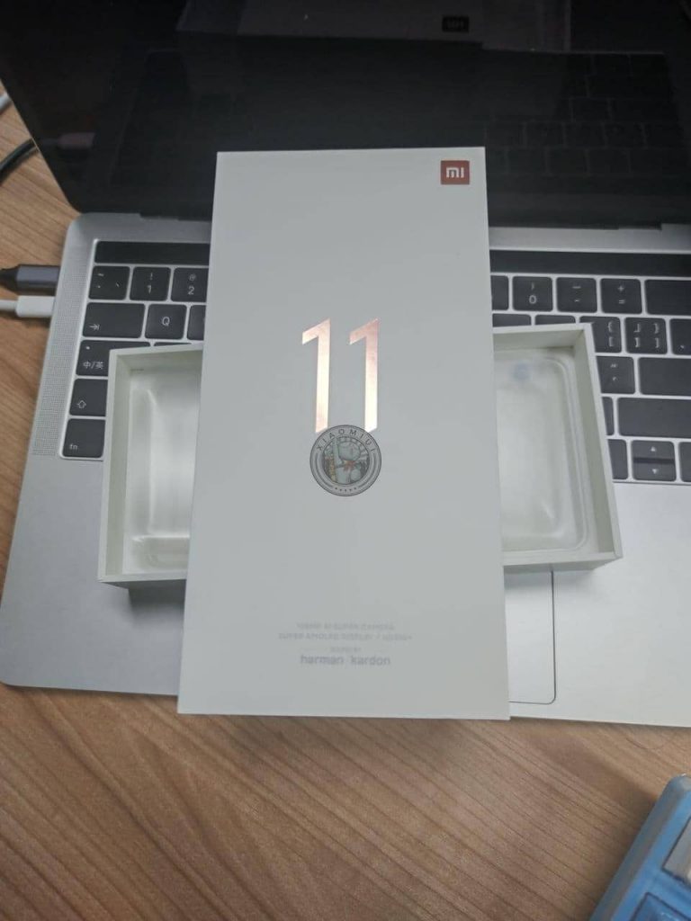 Розпакований смартфон Xiaomi Mi 11 показали перед анонсом