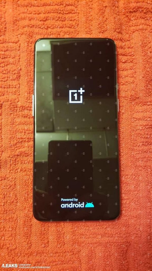 З'явилися живі зображення смартфона OnePlus 9 5G