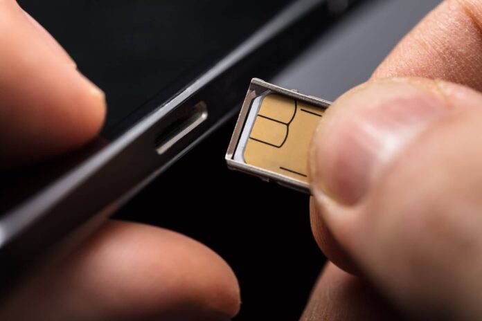 Українцям розповіли, чому не варто брати SIM-картки на вулиці